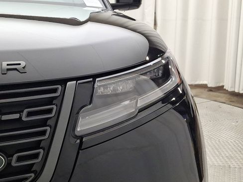 Used 2025 Land Rover Range Rover Velar Dynamic HSE image 9