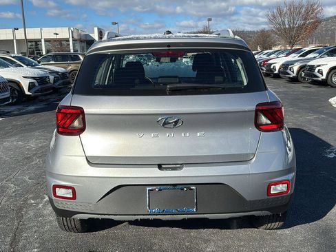 New 2026 Hyundai Venue SEL FWD image 6