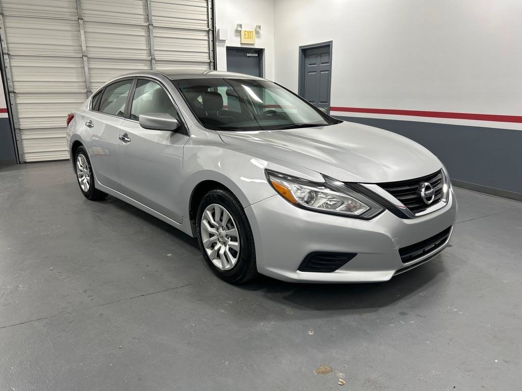 Used 2016 Nissan Altima 2.5 S FWD image 2