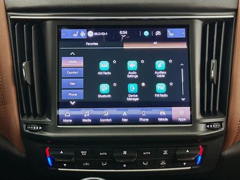 Used 2022 Maserati Levante Modena image 12