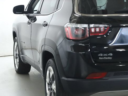 Used 2018 Jeep Compass Limited w/ Safe & Security Group AWD/4WD image 38