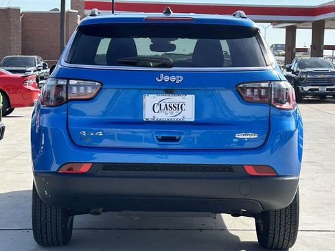 Used 2025 Jeep Compass Latitude image 5