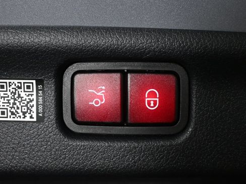 Certified 2026 Mercedes-Benz C 300 Sedan image 29