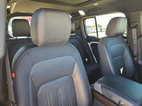 Used 2022 Land Rover Defender 110 X-Dynamic SE image 33