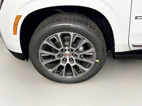 New 2026 GMC Yukon XL Denali w/ Denali Reserve Package AWD/4WD image 28