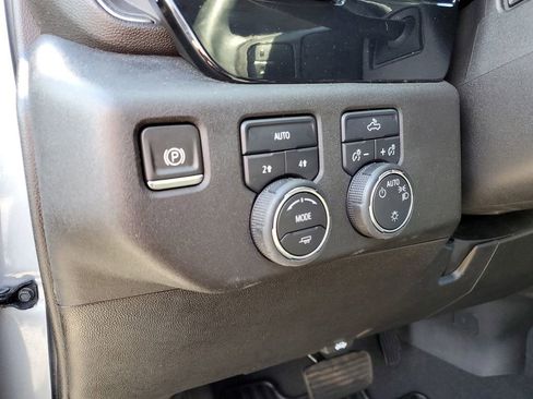 Used 2024 Chevrolet Silverado 1500 LT image 9