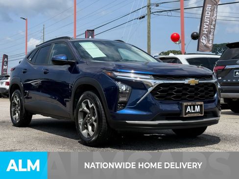Used 2024 Chevrolet Trax LT FWD image 4