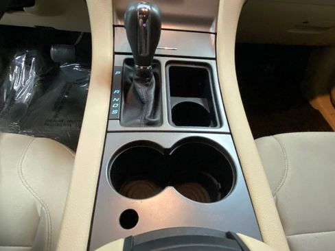 Used 2013 Ford Taurus SE image 26