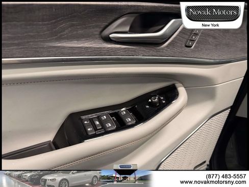 Used 2023 Jeep Grand Cherokee Overland AWD/4WD image 14