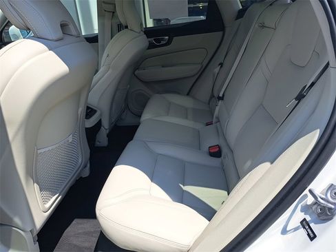 Used 2022 Volvo XC60 B6 Inscription w/ Advanced Package image 24