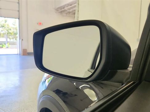 Used 2025 Nissan Kicks Play S FWD image 21