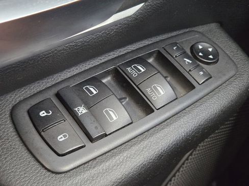 Used 2021 RAM 1500 Lone Star image 33