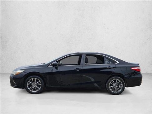 Used 2017 Toyota Camry SE image 6