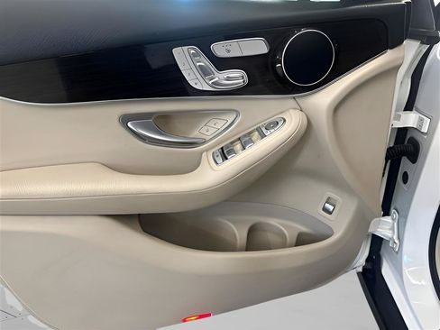 Used 2017 Mercedes-Benz GLC 300 4MATIC w/ Premium 1 Package image 10