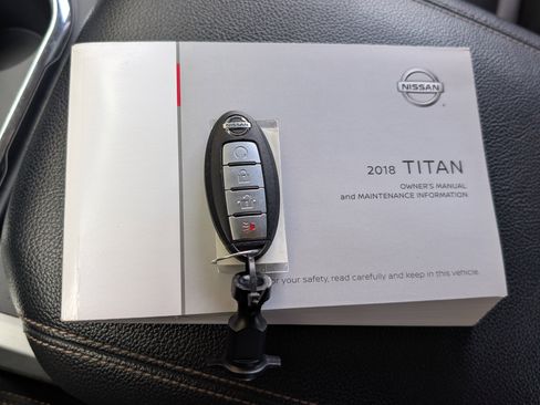 Used 2018 Nissan Titan SL image 35