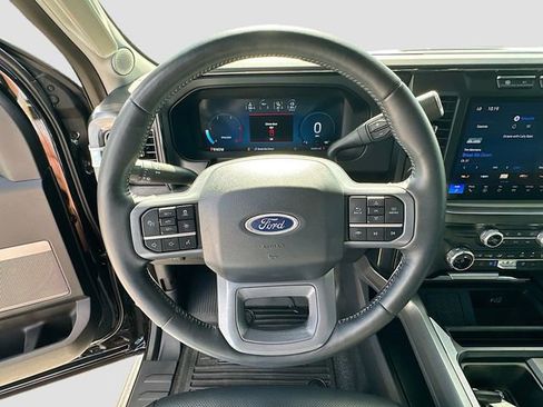 Used 2023 Ford F250 Lariat w/ Lariat Ultimate Package AWD/4WD image 11