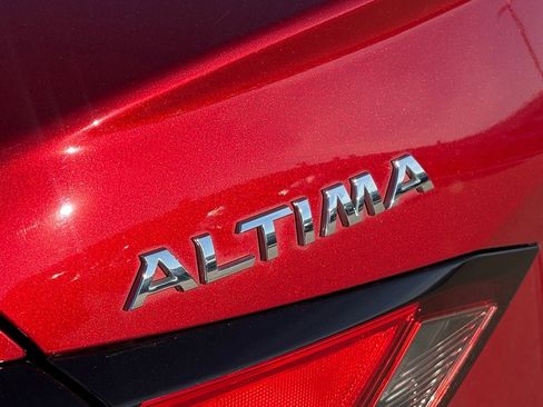 Certified 2019 Nissan Altima 2.5 Platinum image 11