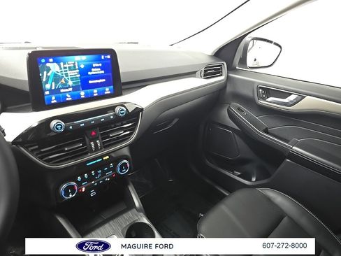 Used 2022 Ford Escape SEL w/ Technology Package image 29