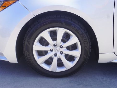 Certified 2024 Toyota Corolla LE FWD image 20