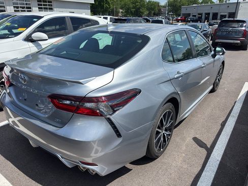 Used 2023 Toyota Camry SE FWD image 4