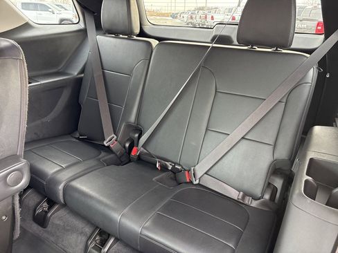 Used 2021 Chevrolet Traverse High Country image 33