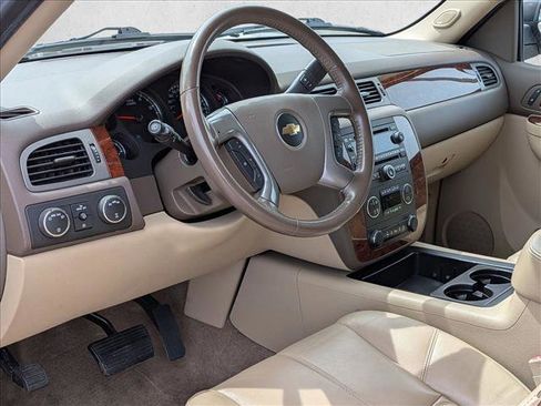 Used 2013 Chevrolet Tahoe LT w/ Luxury Package AWD/4WD image 10