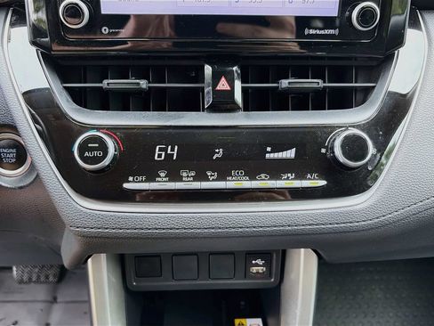 Used 2022 Toyota Corolla Cross LE AWD/4WD image 15