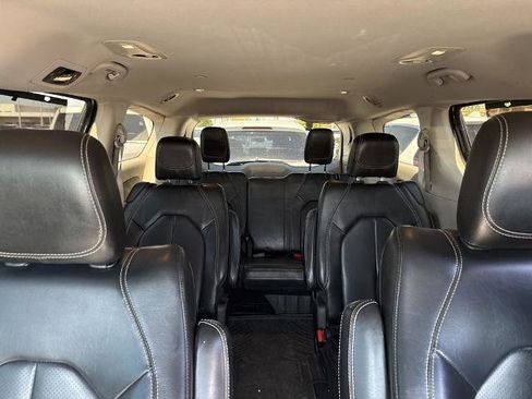 Used 2020 Chrysler Voyager Lxi FWD image 12