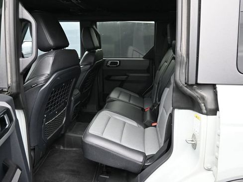 Used 2024 Ford Bronco Everglades AWD/4WD image 32