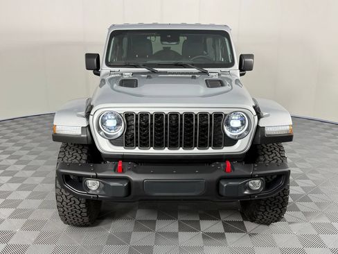 Used 2024 Jeep Wrangler Unlimited Rubicon AWD/4WD image 2