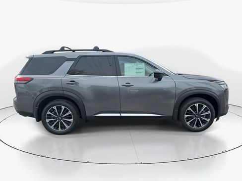 New 2026 Nissan Pathfinder Platinum image 11