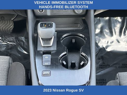 Used 2023 Nissan Rogue SV image 4