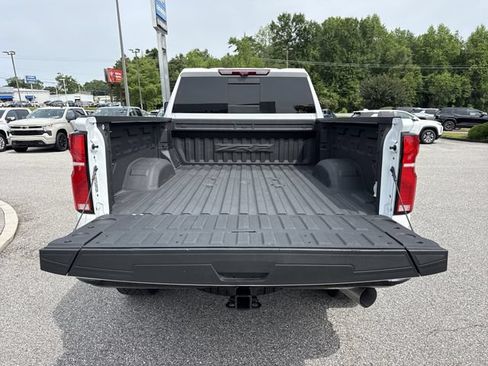 Used 2024 Chevrolet Silverado 2500 ZR2 w/ Technology Package AWD/4WD image 35
