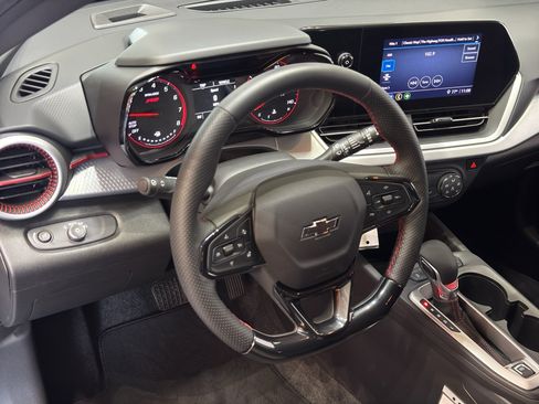 Used 2025 Chevrolet Trax RS w/ Driver Confidence Package FWD image 15
