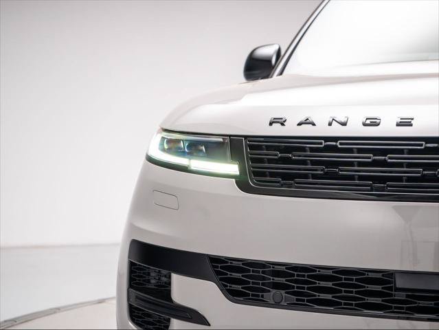 New 2026 Land Rover Range Rover Sport Dynamic SE AWD/4WD image 9