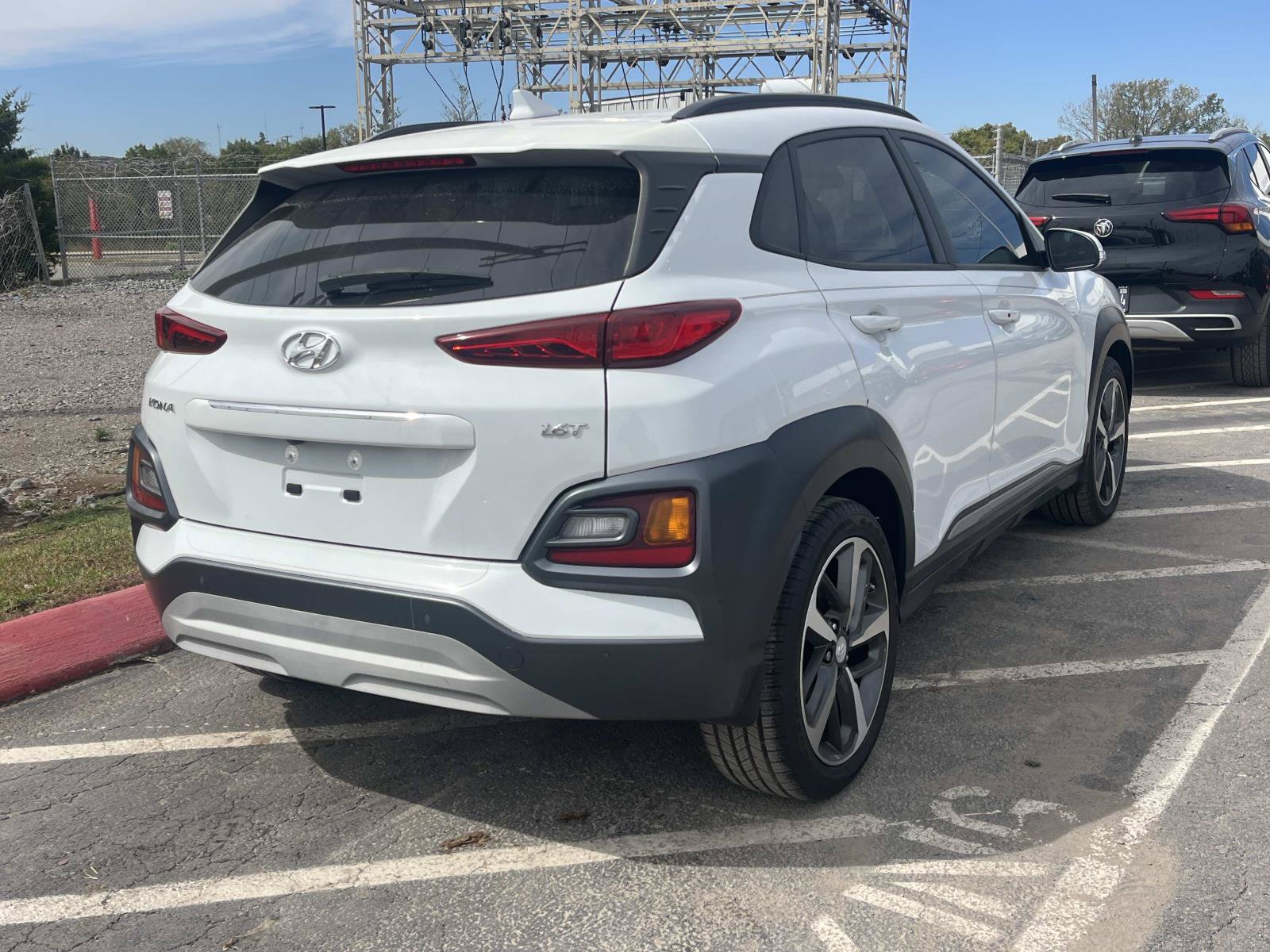 Used 2021 Hyundai Kona Ultimate FWD image 7