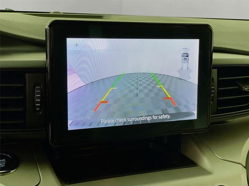 Used 2020 Ford Explorer XLT image 16