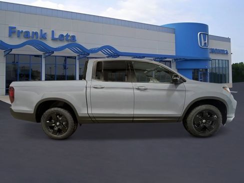New 2026 Honda Ridgeline Black Edition image 8
