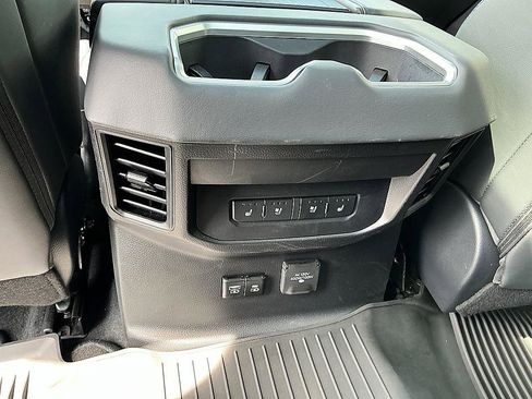 Used 2025 Toyota Tundra Platinum AWD/4WD image 28