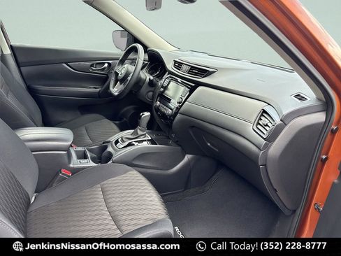 Certified 2019 Nissan Rogue SV w/ Premium Package image 23