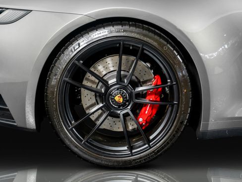 Used 2024 Porsche 911 Carrera GTS w/ Premium Package image 9
