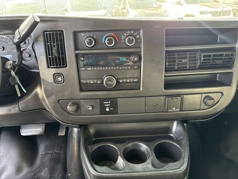 Used 2015 GMC Savana 3500 Extended image 14