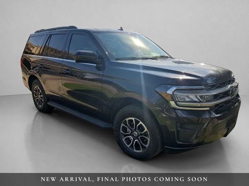Used 2024 Ford Expedition XLT RWD image 2