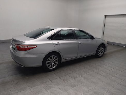 Used 2017 Toyota Camry XLE w/ Moonroof Package image 10
