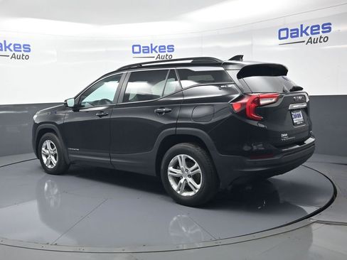 Used 2023 GMC Terrain SLE w/ Driver Convenience Package image 6