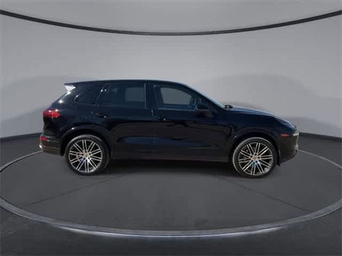 Used 2018 Porsche Cayenne Platinum Edition image 9