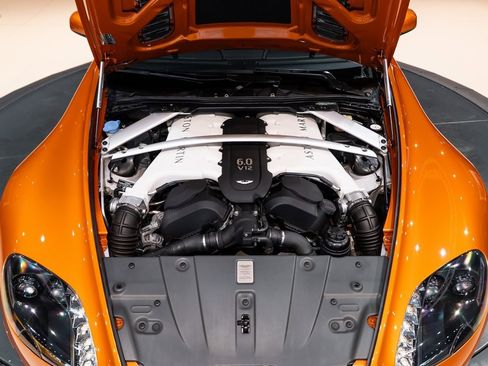 Used 2015 Aston Martin V12 Vantage S image 16