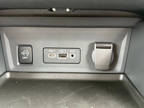 New 2025 Nissan Sentra SV image 28