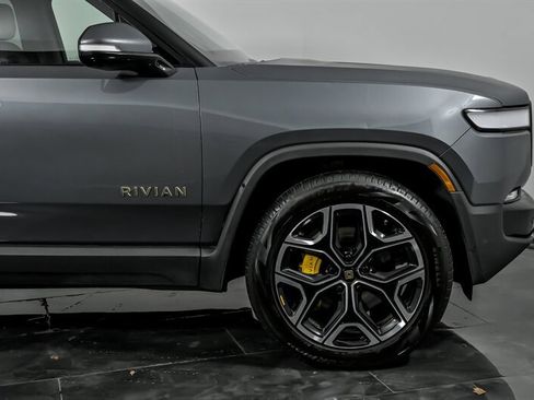 Used 2022 Rivian R1T Launch Edition image 13