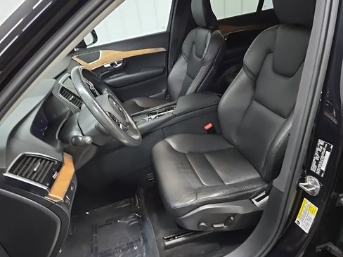 Used 2022 Volvo XC90 T6 Momentum w/ Advanced Package image 30